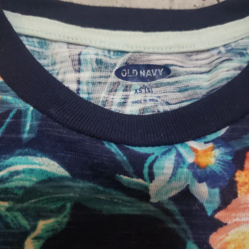 Old navy boys floral print shirt size xs